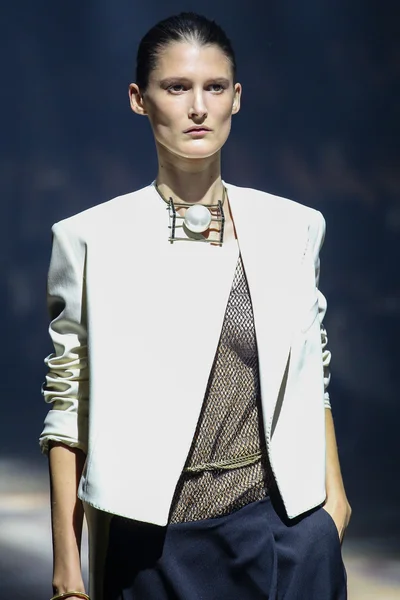 Look 25